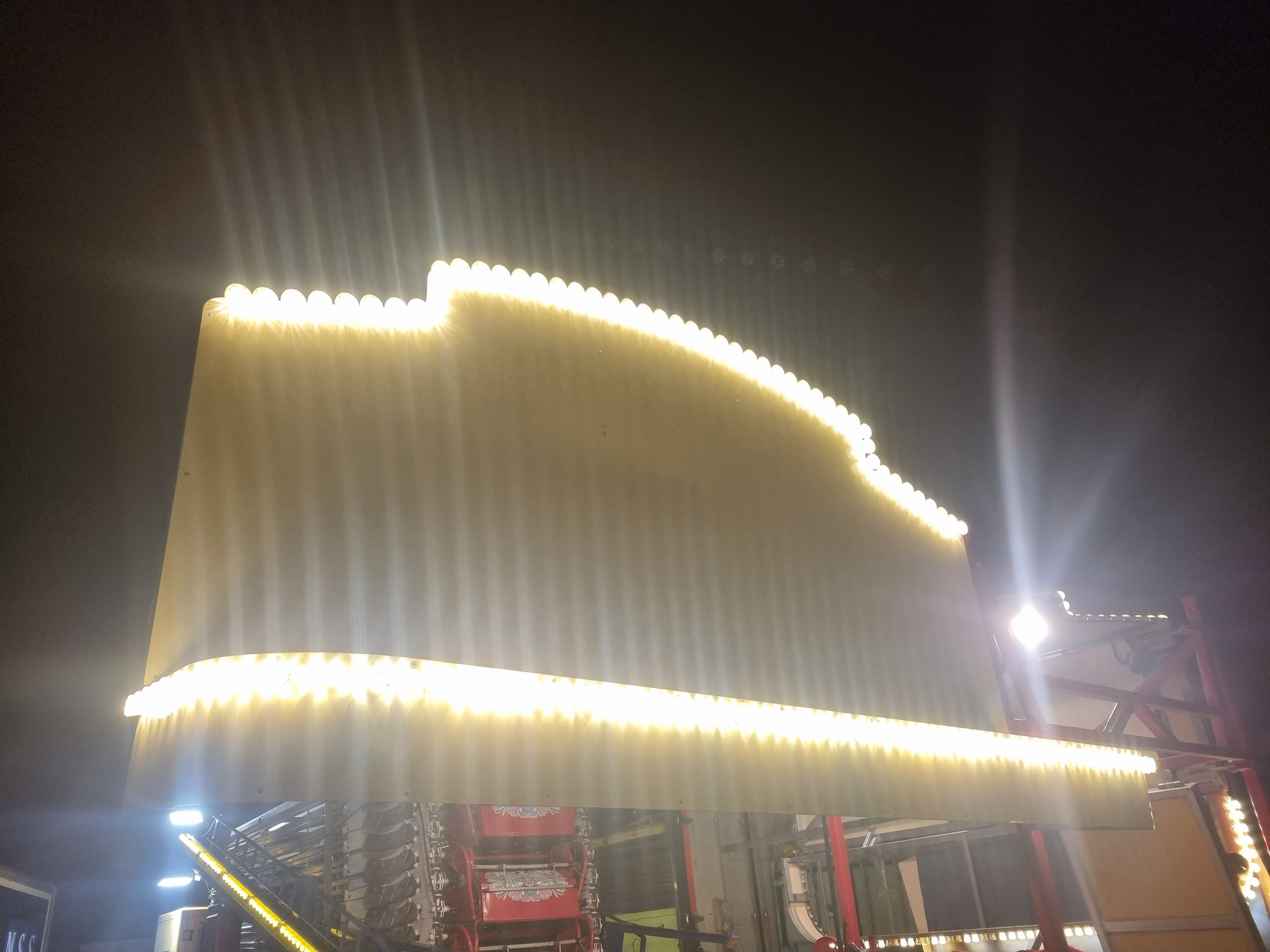 Traditional Ferris wheel lights